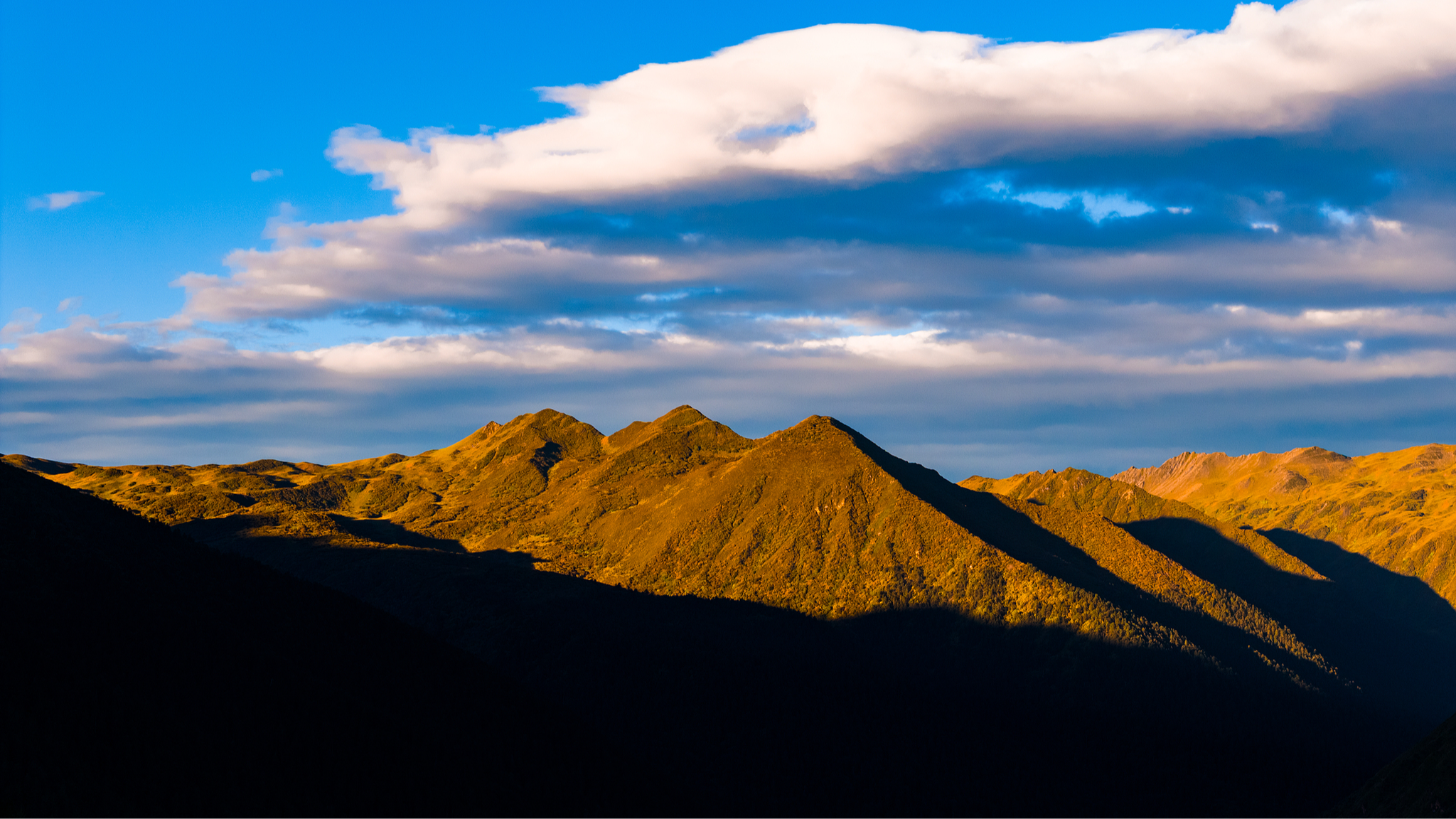 Live: Magnificent scenery of Jiajin Mountain in southwest China's Sichuan Province