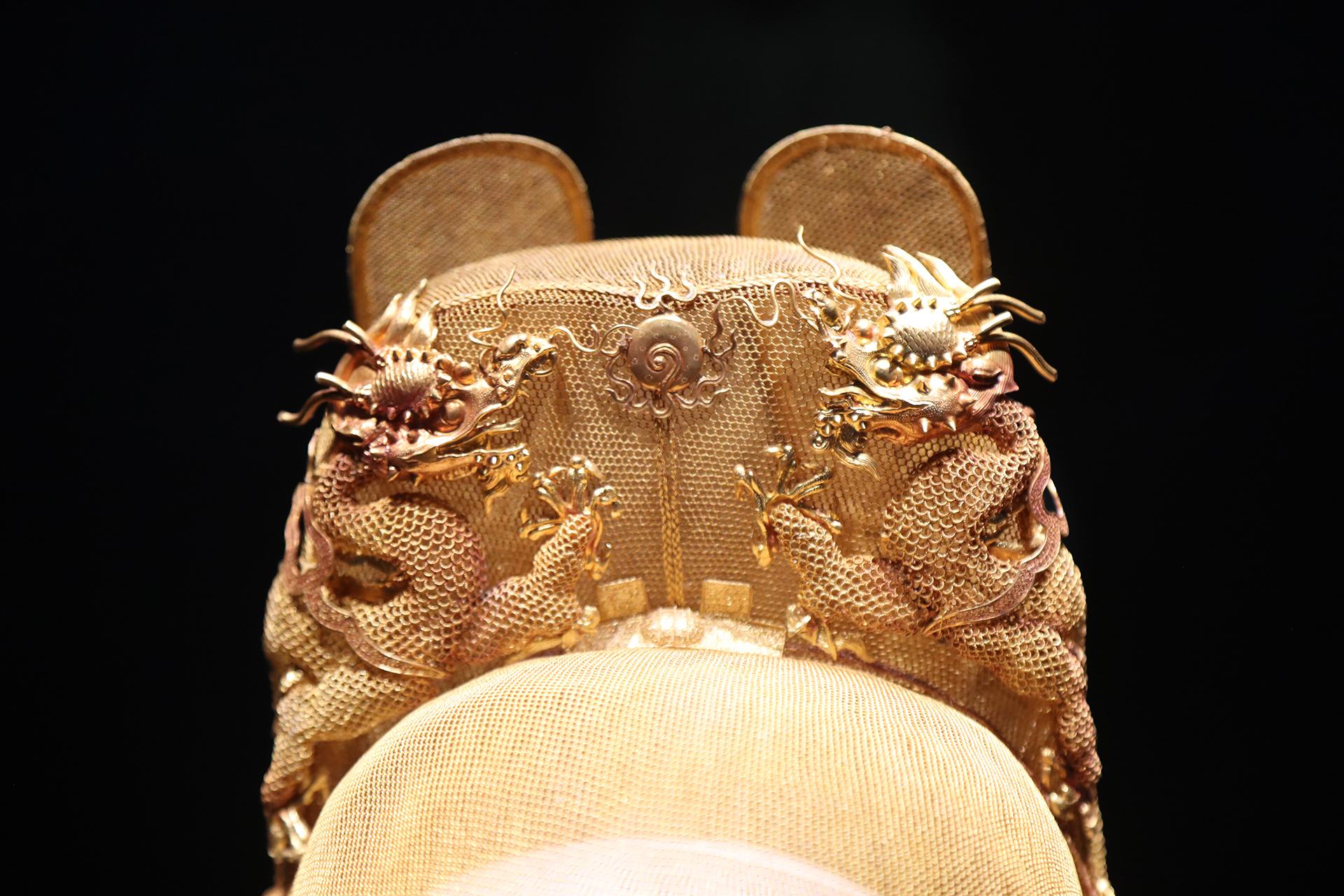 This photo taken on October 10, 2026 shows details of the Gold Winged Crown of Emperor Wanli from the Ming Dynasty on display at the Capital Museum in Beijing. /CGTN