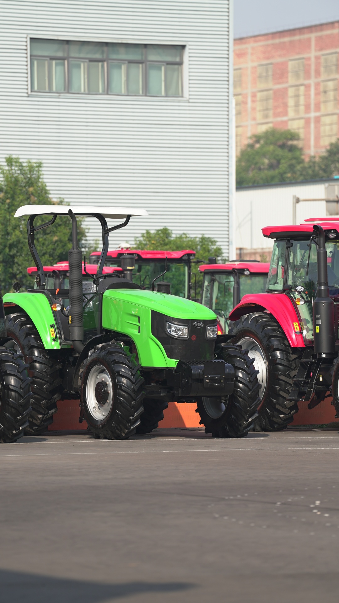 Tractors built in Luoyang. /CGTN