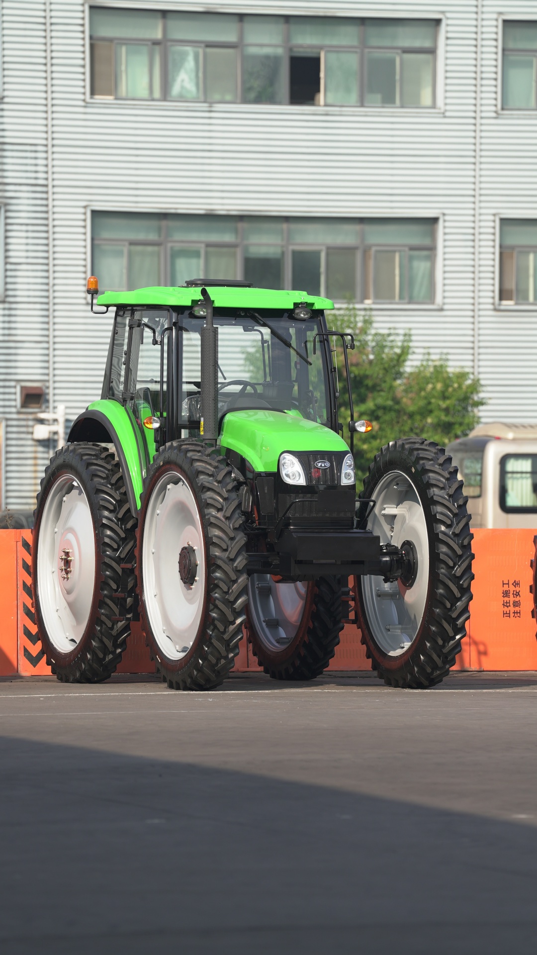 Tractors built in Luoyang. /CGTN