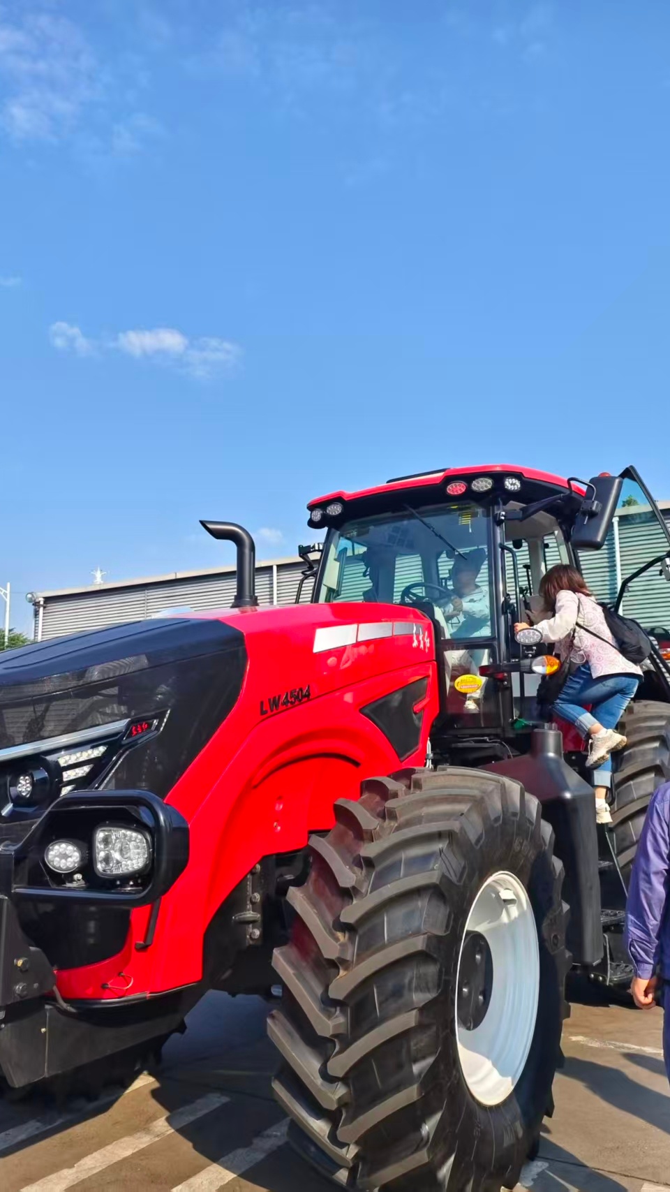 Tractors built in Luoyang. /CGTN