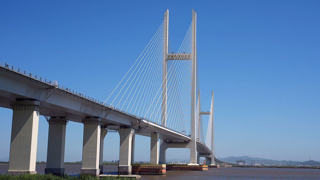New bridge linking China, DPRK opens to traffic Thursday