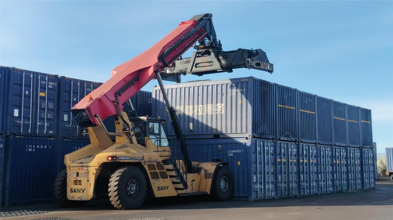 The Mandula Port, November 15, 2023. /Xinhua