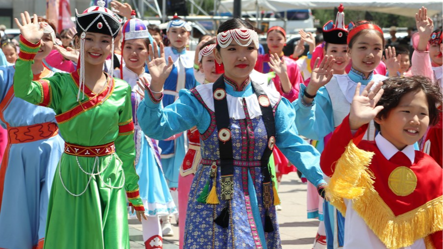People present traditional clothing in Ulan Bator, Mongolia, July 9, 2022. /Xinhua 