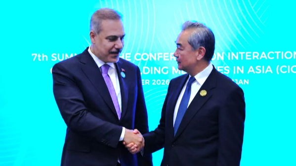 Chinese foreign minister meets with his Turkish counterpart