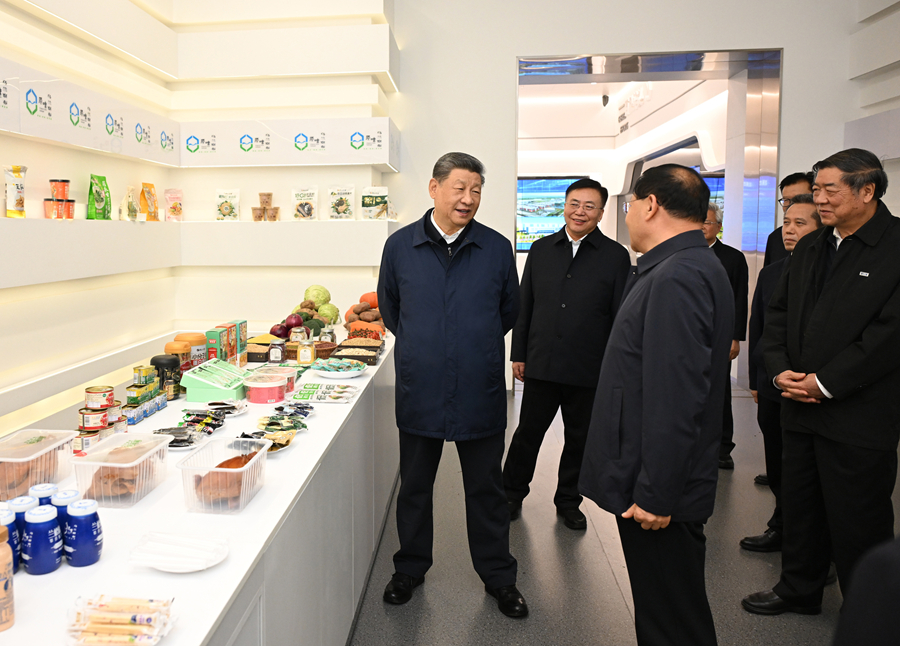 Chinese President Xi Jinping views displays of local agricultural and livestock specialties during a visit to Chahar High-Tech Development Zone in Ulanqab, north China's Inner Mongolia Autonomous Region, China, October 16, 2026. /Xinhua