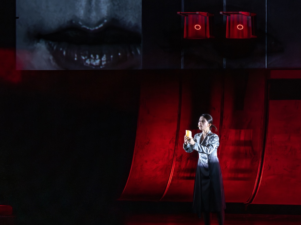 The production introduces a recurring device – an inner courtroom – to externalizing Jane Eyre's inner world. /Original Chinese Musical Jane Eyre