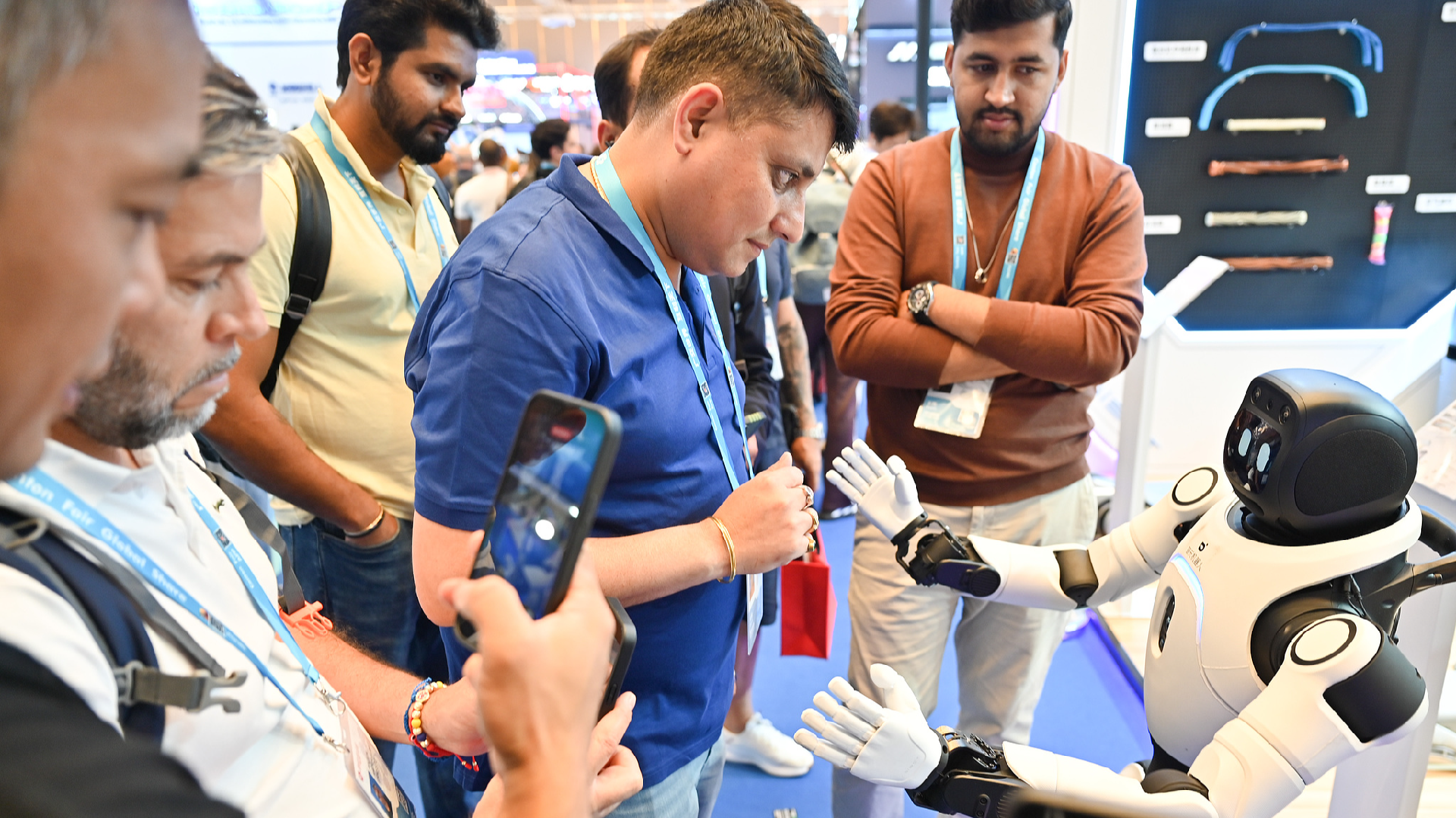 AI-powered products take center stage at 140th Canton Fair
