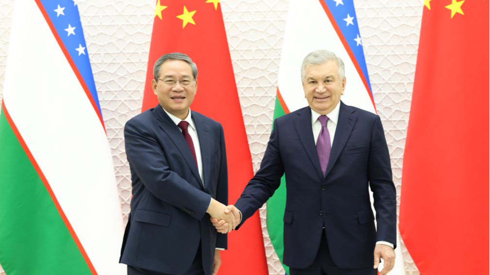 Chinese Premier Li Qiang meets with Uzbek President Shavkat Mirziyoyev in Tashkent, Uzbekistan, October 17, 2026. /Xinhua