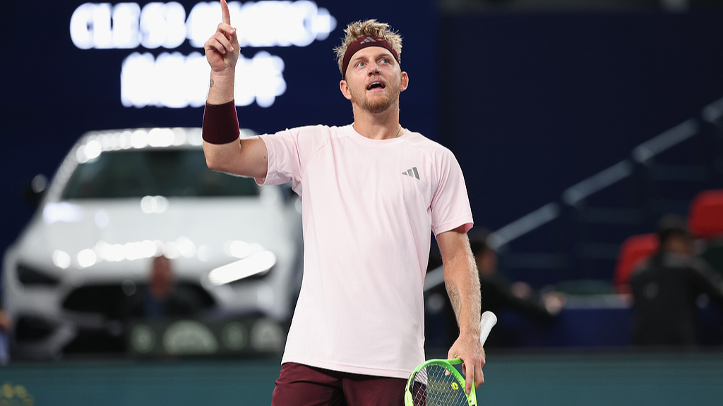 Zverev, Medvedev ousted with Spanish duo to clash for Shanghai title