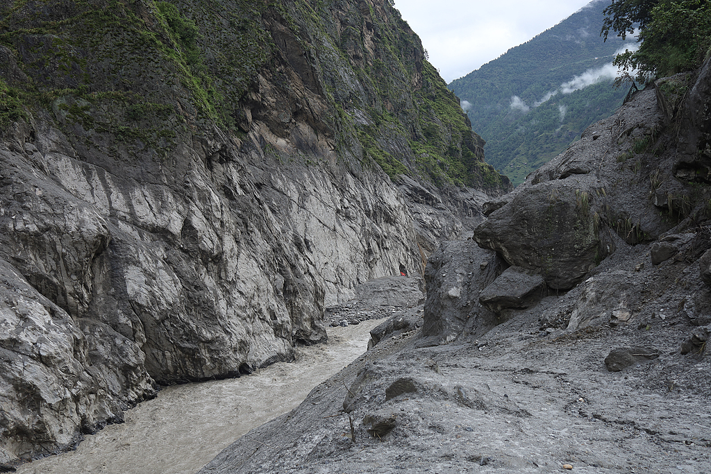 Normal water flow of previous barrier lake remains stable in Gyirong County, southwest China's Xizang Autonomous Region, September 5, 2026. /VCG