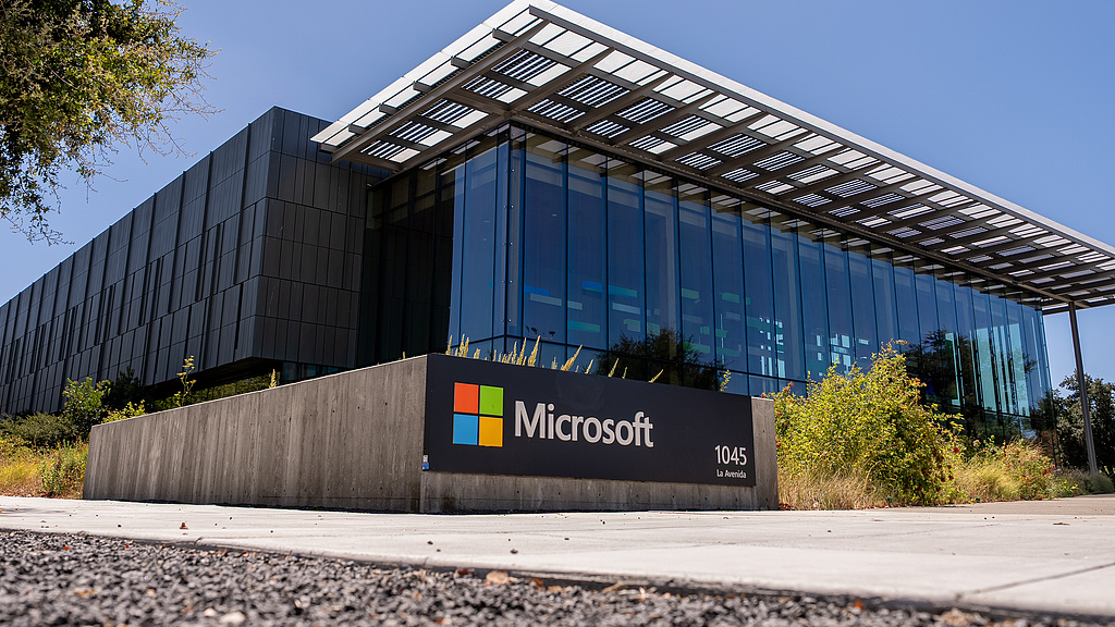 Microsoft exits UK data center deal amid power delays
