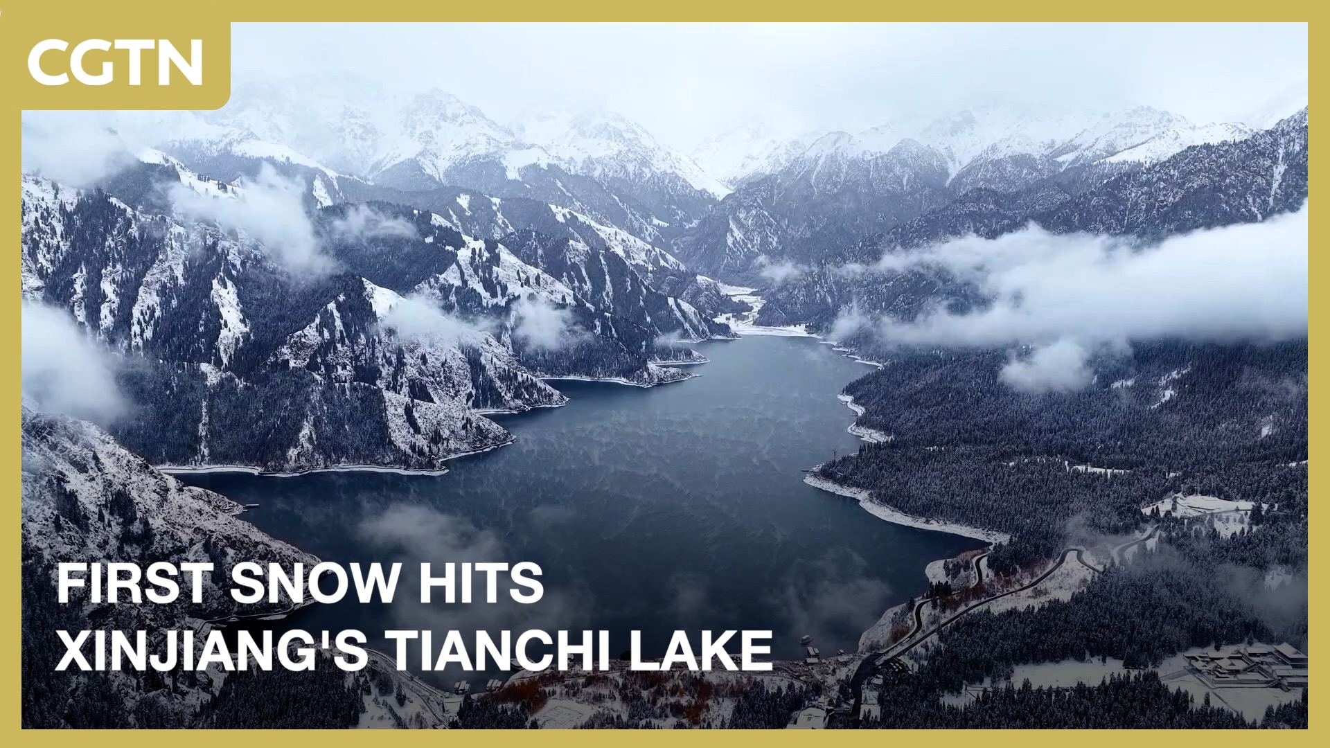 Stunning! First snow hits Xinjiang's Tianchi Lake