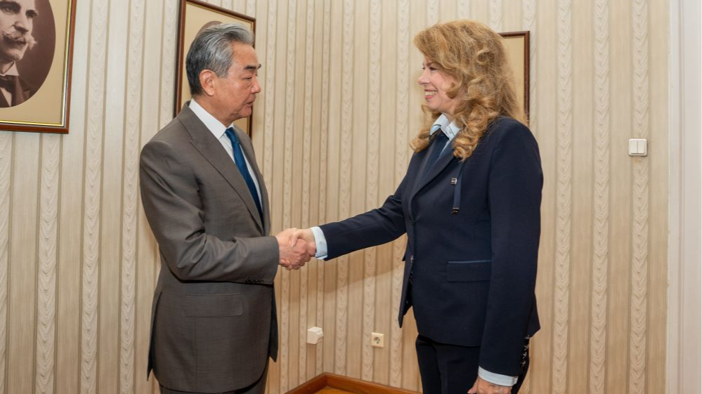 Bulgarian president meets Chinese FM, pledging to enhance ties