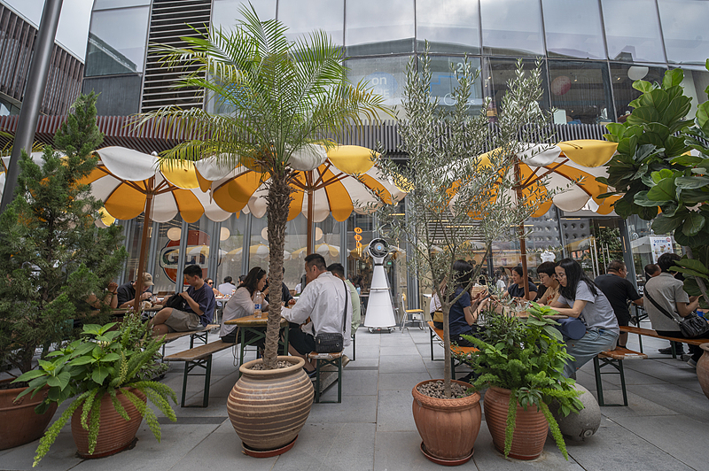 The landscape of Sanlitun Taikoo Li District, Beijing, China, August 9, 2026. /VCG