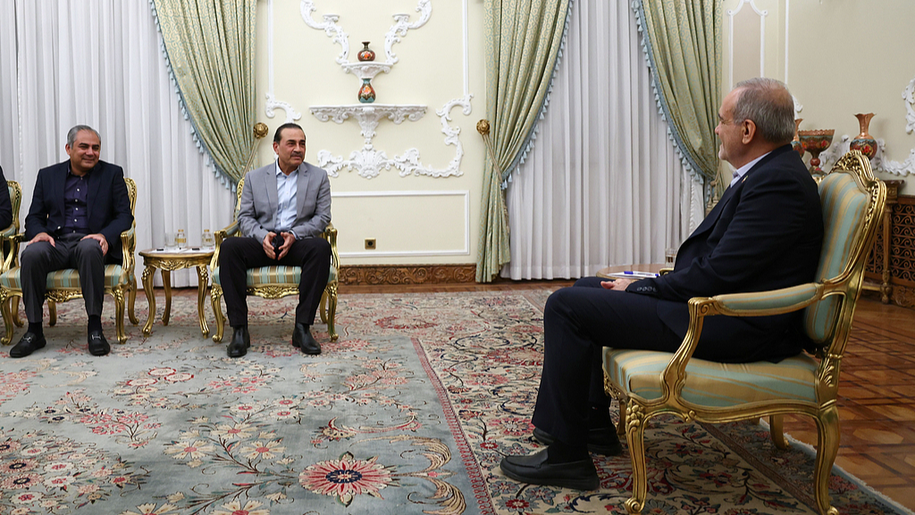 President Masoud Pezeshkian (R) meets Pakistan's Army Chief Field Marshal Gen. Asim Munir (C) and Pakistan's Interior Minister Mohsin Naqvi in Tehran, Iran, October 20, 2026. /VCG