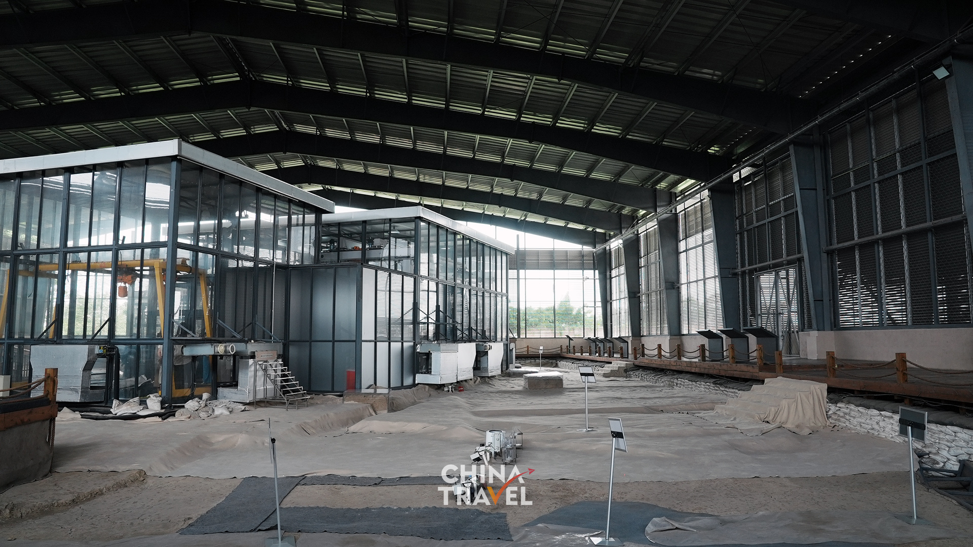 Protective shelters and enclosed excavation cabins bring modern conservation into the archaeological landscape of Sanxingdui. /CGTN