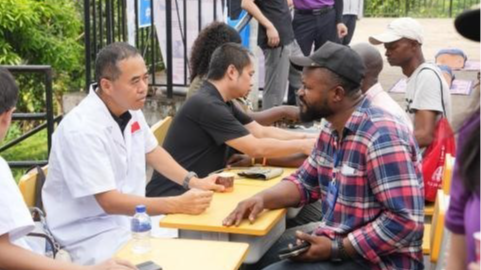 Chinese medical team brings free TCM care to Sierra Leone