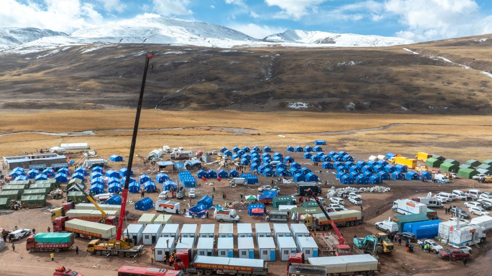 Workers of China Railway Group Limited build prefabricated houses at a quake-hit village in Maru Township of Baqen County, Nagqu City, southwest China's Xizang Autonomous Region, October 24, 2026. /Xinhua
