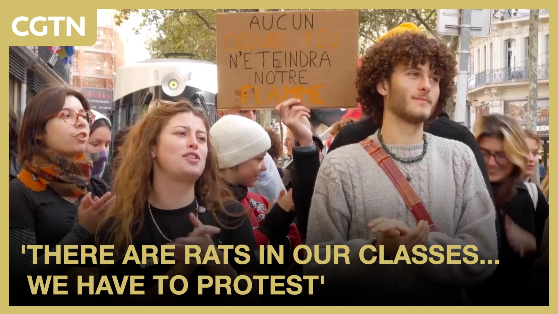 'There are rats in our classes... we have to protest'