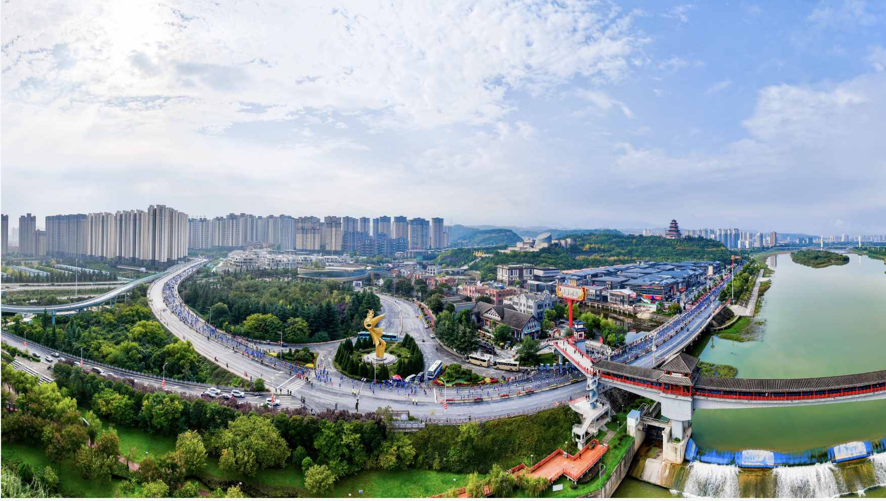 The 2026 Baoji Marathon officially kicks off on Sunday in Baoji City, Shaanxi Province, northwest China, October 25, 2026. /2026 Baoji Marathon Organizing Committee