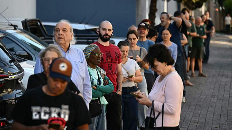 People queue before the opening of polls on presidential election day in Sao Paulo, Brazil, October 4, 2026. /VCG