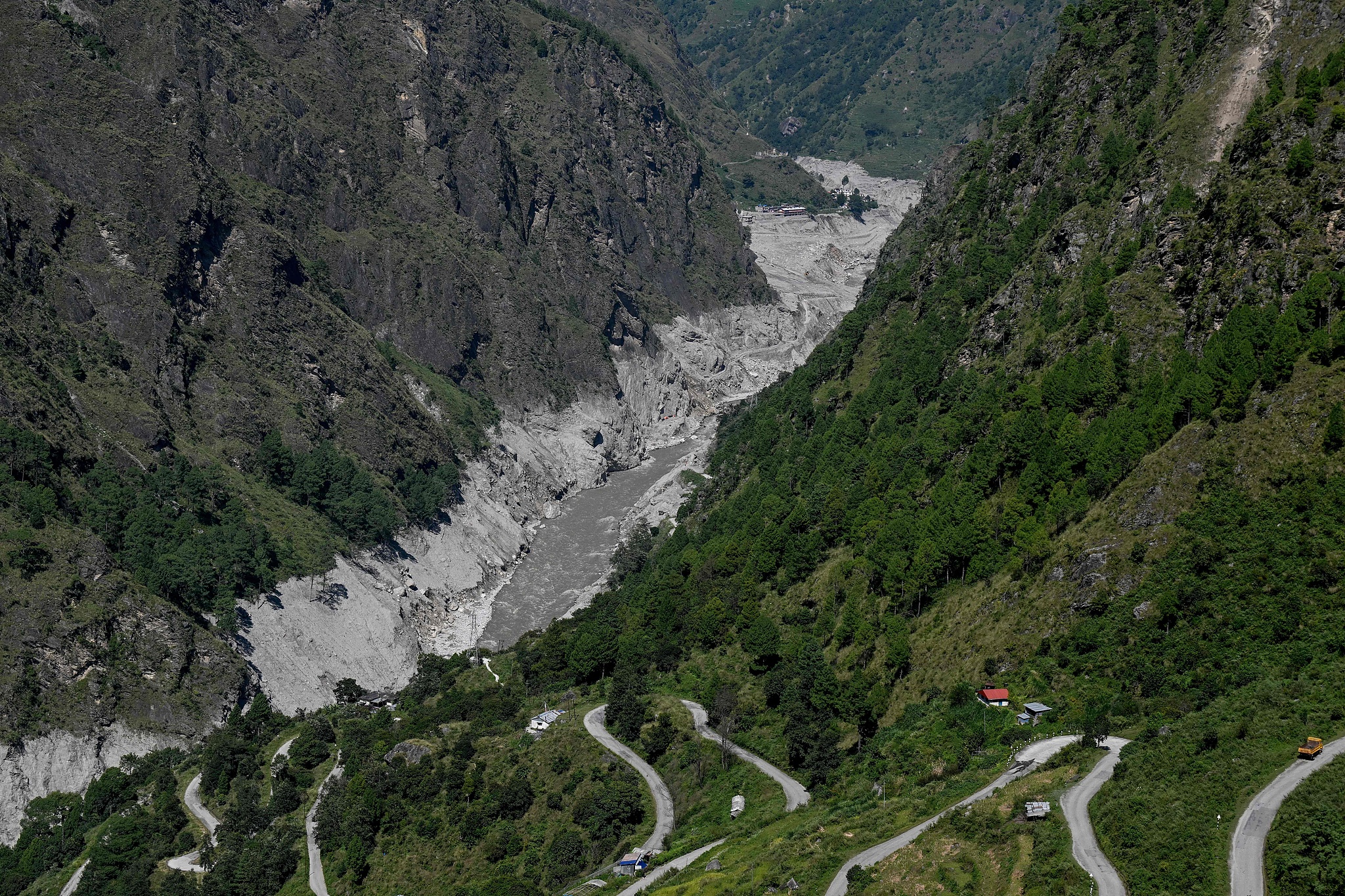 The Nepal-China Highway near the Bhote Koshi River in Syabrubesi, Nepal's Rasuwa district, September 29, 2026. /VCG