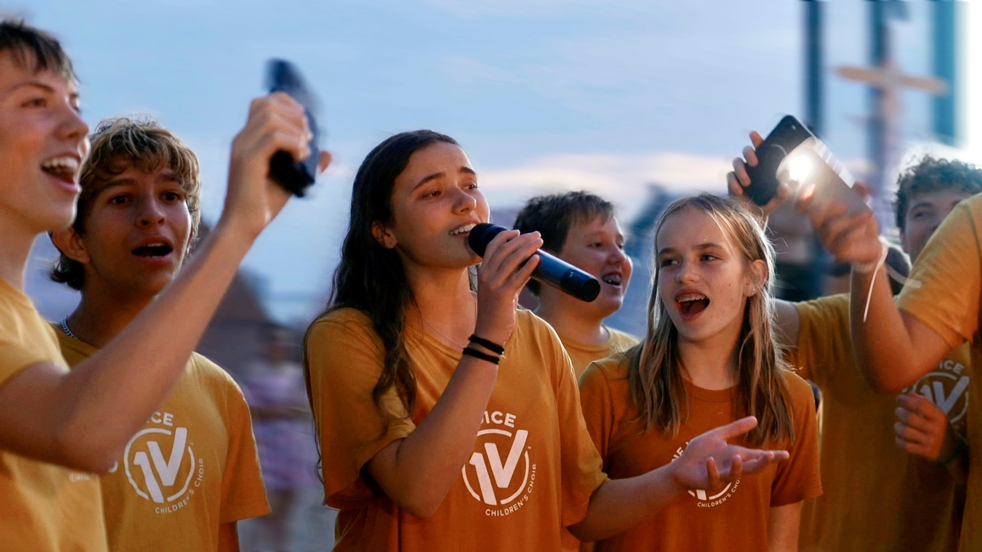 US young singers embrace Chinese songs
