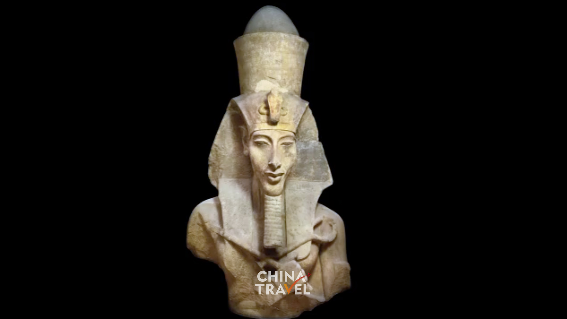 A bronze face from Sanxingdui and a stone royal figure from Egypt offer two distinct visions of the human form. /CGTN