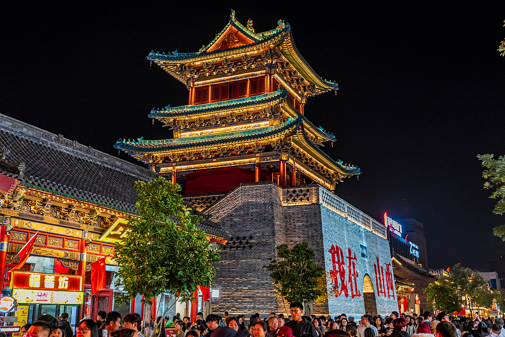 Visitors walk on Zhonglou Pedestrian Street in Taiyuan City, north China's Shanxi Province, October 2, 2026. /VCG