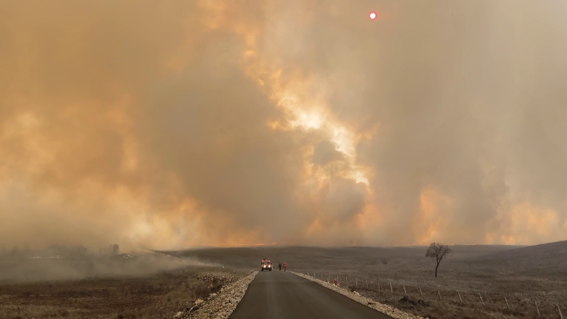 Thick smoke covers the sky over the border area. /VCG