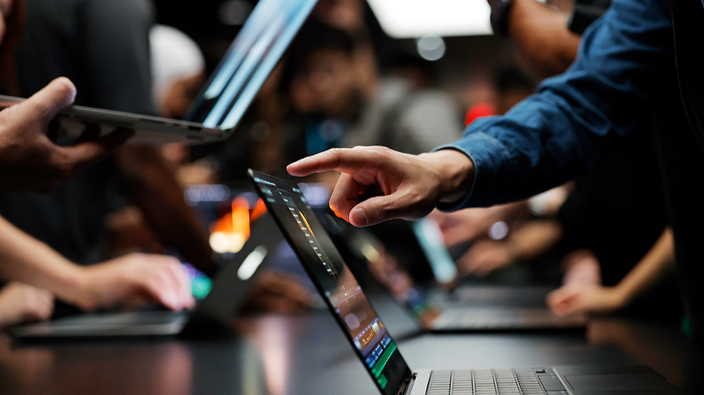 Apple's touchscreen MacBook blurs the line with iPad