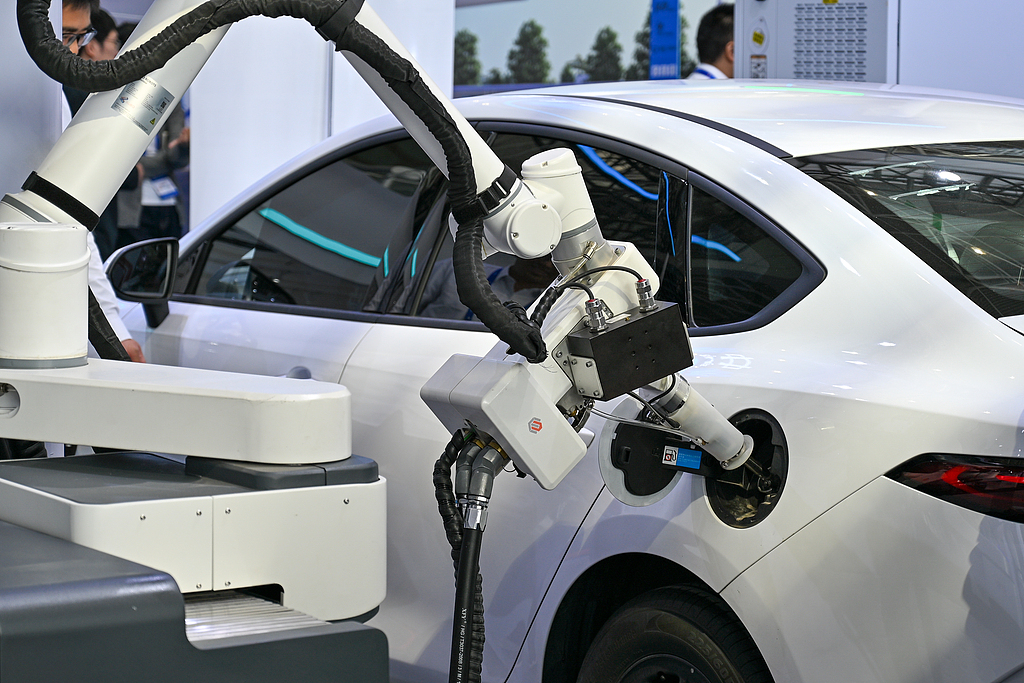 The Sinochem Petroleum booth showcased an automatic fueling robot during the China Petroleum Circulation Conference & Exhibition held in Nanjing, Jiangsu Province, China, on October 28, 2026. /VCG