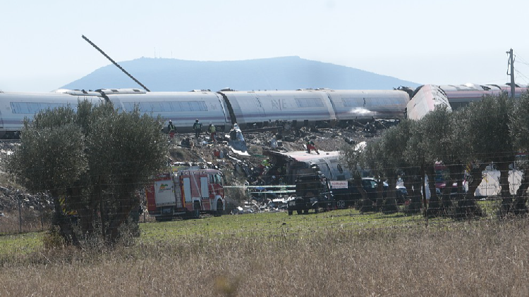 Xi extends condolences to Spanish King over deadly train collision - CGTN