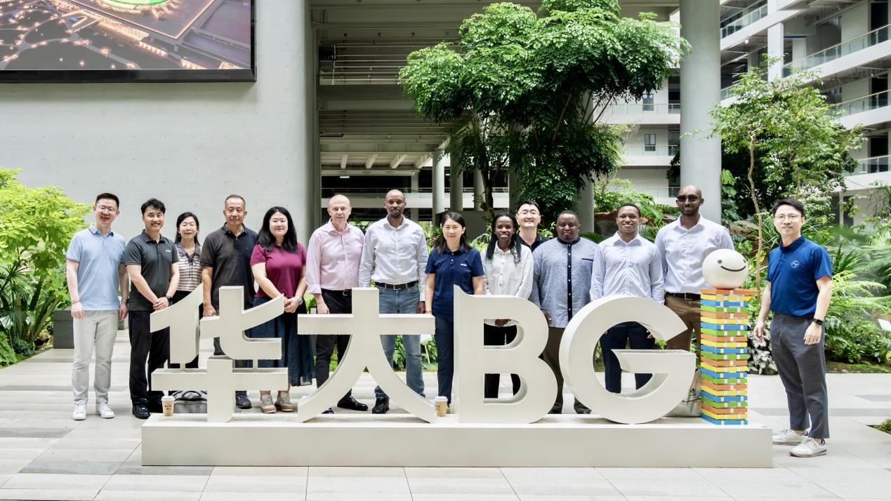 An undated photo of a Rwandan delegation visiting BGI Genomics. /Xinhua