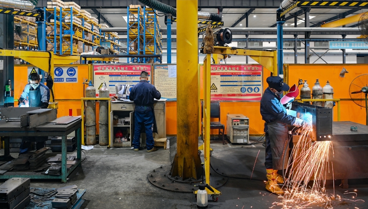 China's manufacturing PMI at 49.3, non-manufacturing PMI at 49.7