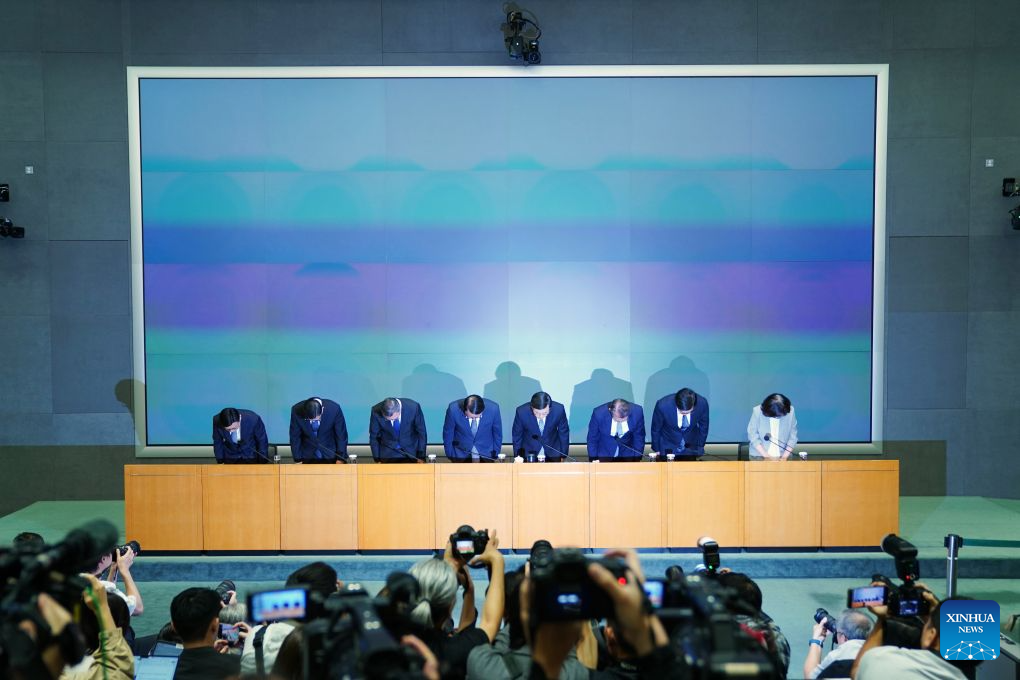 Chief Executive of the Hong Kong Special Administrative Region (HKSAR) John Lee (4th R) and other HKSAR government officials apologize for the deadly blaze at the residential complex Wang Fuk Court during a press conference in Hong Kong, south China, October 29, 2026. /Xinhua