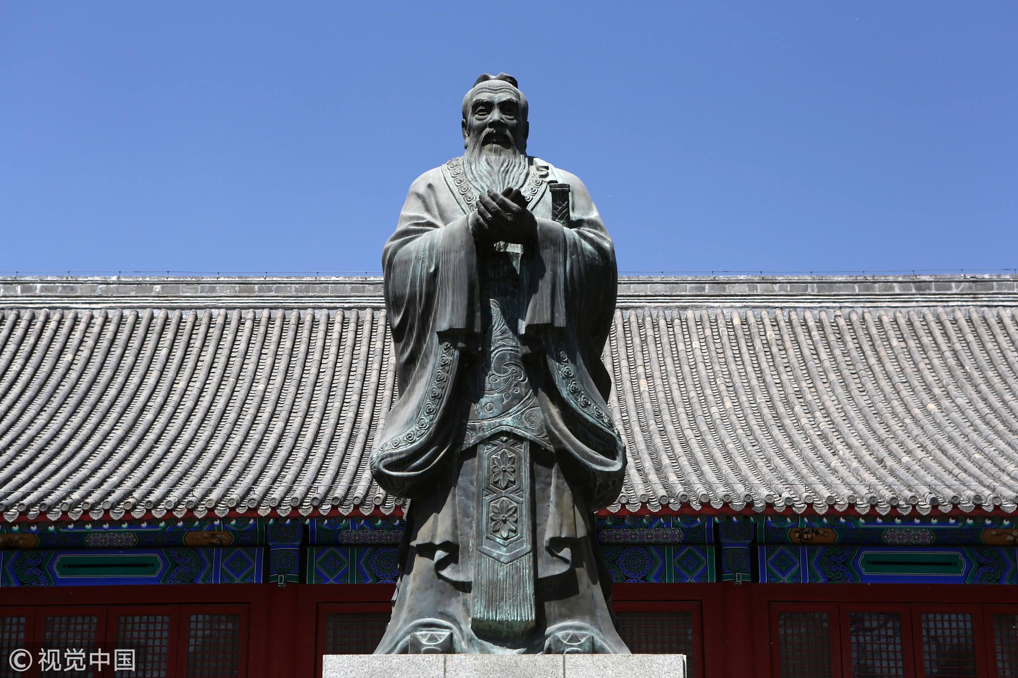 Где было конфуцианство. Конфуций статуя. Статуя Конфуция в Китае. Культура древнего Китая конфуцианство.
