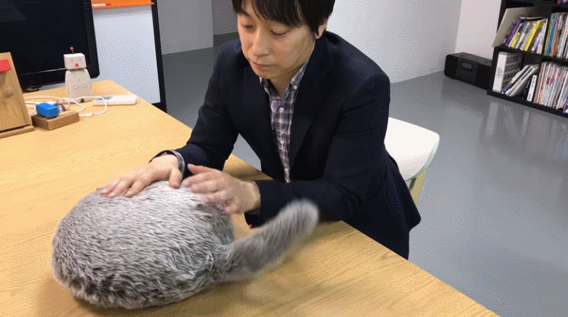 Japan develops robots for pet lovers who can't have pets