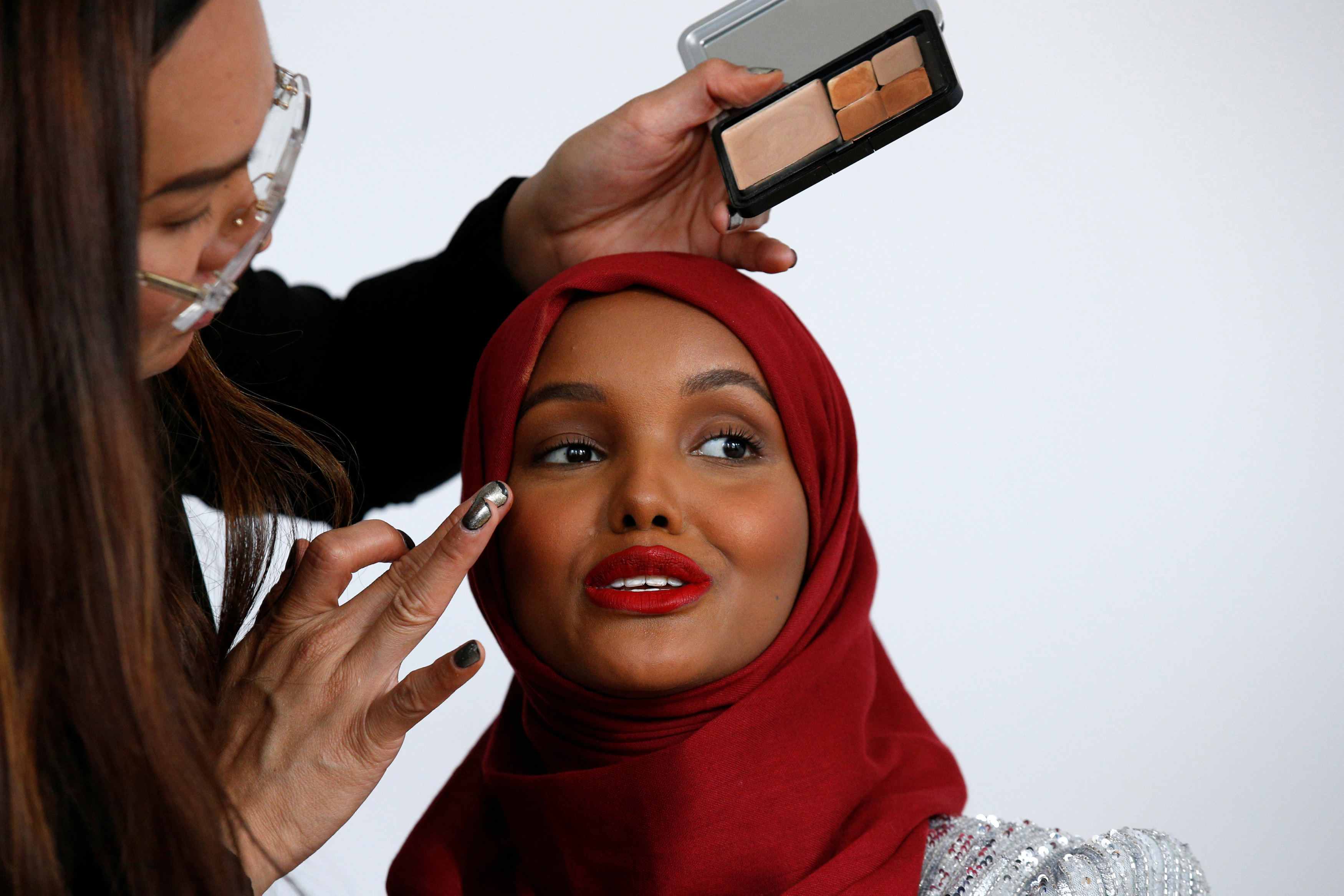 From refugee camp to runway: hijab-wearing model breaks barriers - CGTN