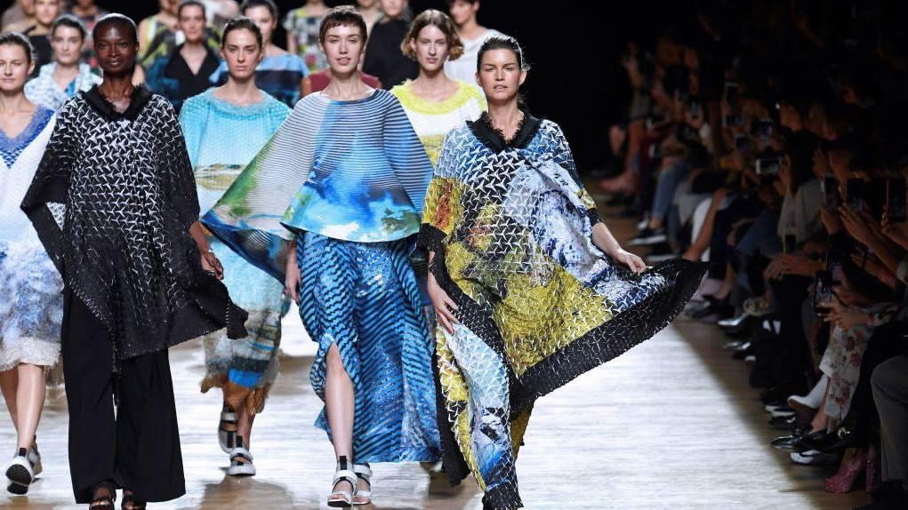 Size-Zero models banned from Paris Fashion Week - CGTN
