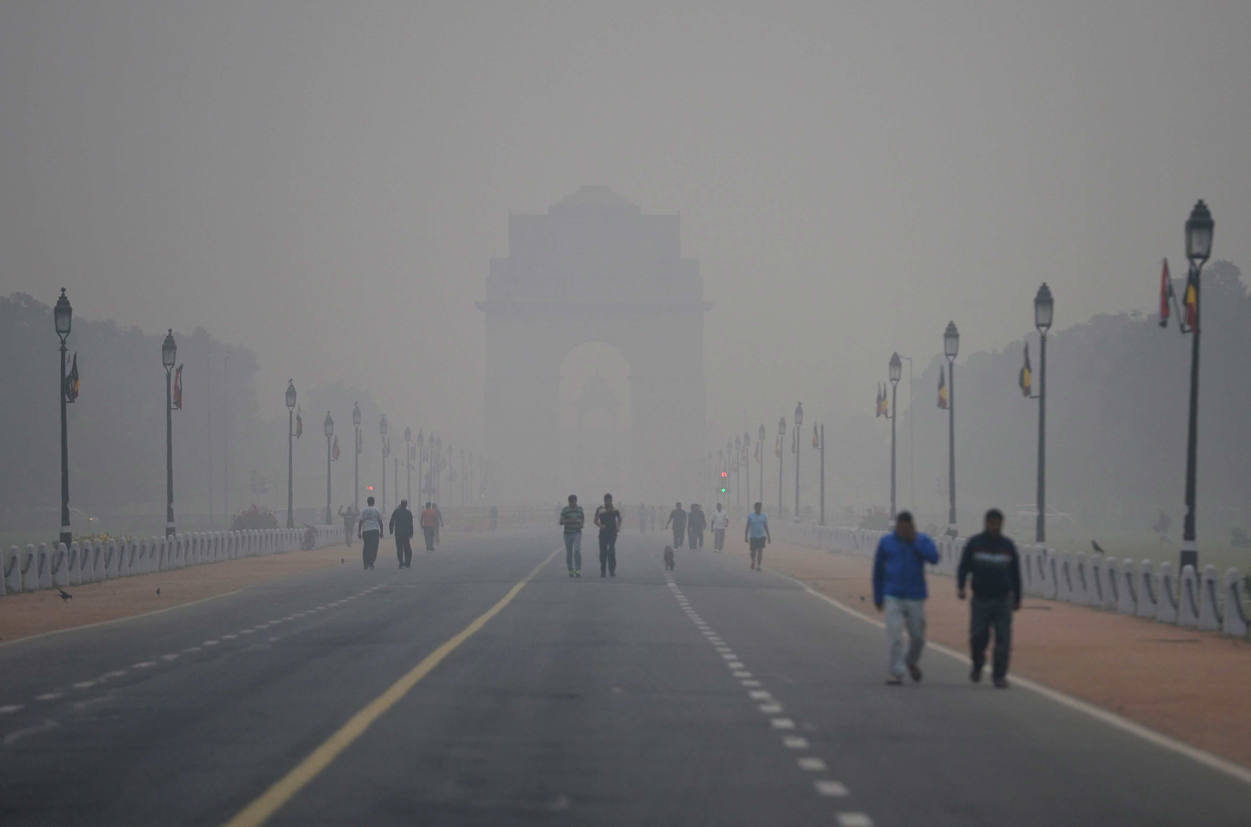 Delhi Chokes Under Smog, China's Air Quality Improves - CGTN