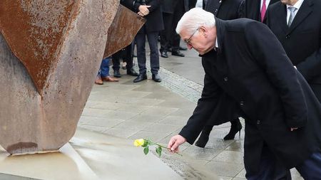 Lessons from the fall of the Berlin Wall, a new global history - CGTN