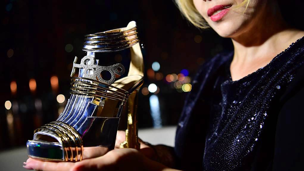 the world's most expensive shoe - Ilustrasi 2