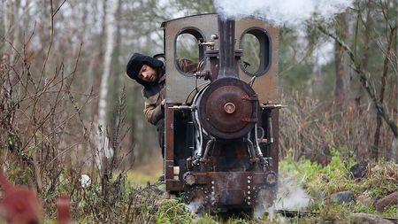 Russian Mini Train Train lover builds a mini steam engine in Russia - CGTN