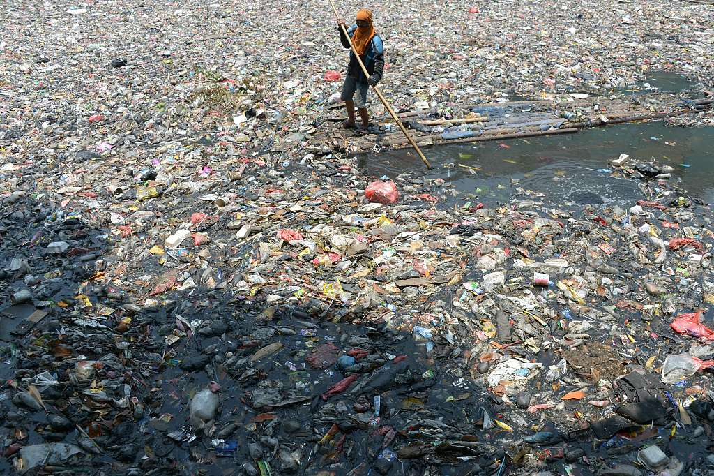 Canada takes garbage back from Philippines, ending long dispute - CGTN