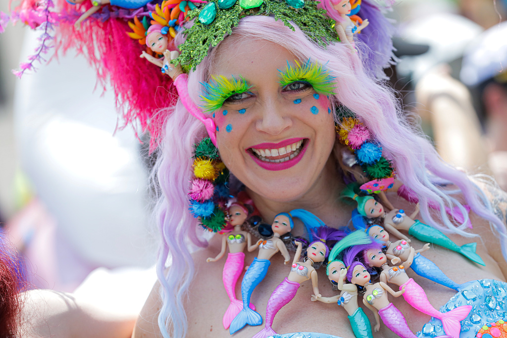 Thousands attend 37th Annual Mermaid Parade at Coney Island CGTN