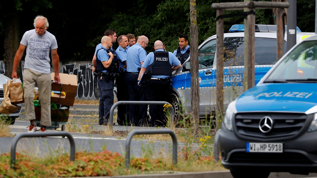 Thousands evacuated as Frankfurt moves to defuse WWII bomb - CGTN