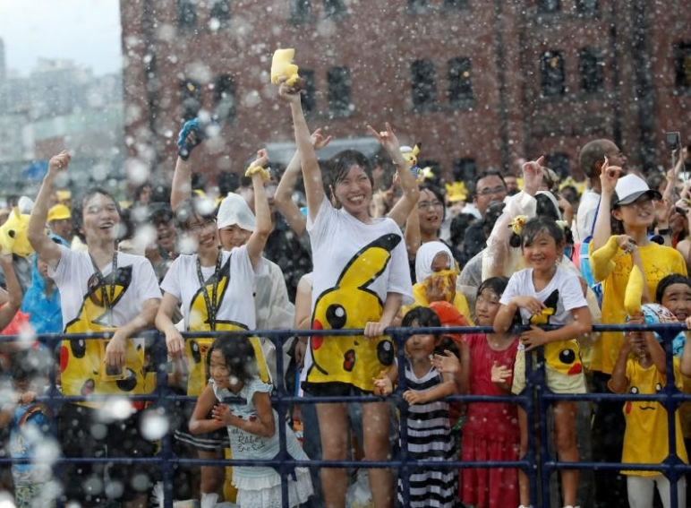 Pokemon Go Fans Join Giant Pikachus At Yokohama Festival Cgtn