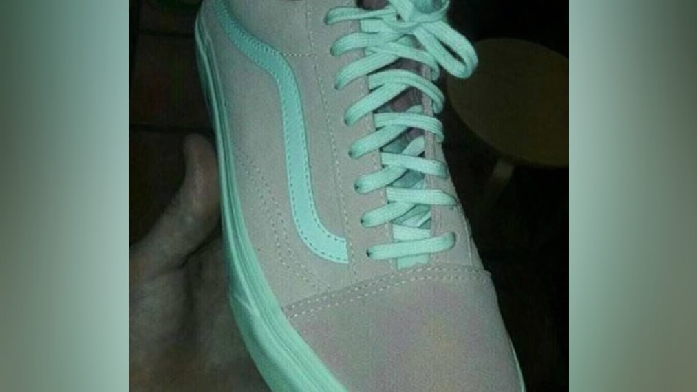 Look: Photo of mysterious color-changing shoe sparks online debate